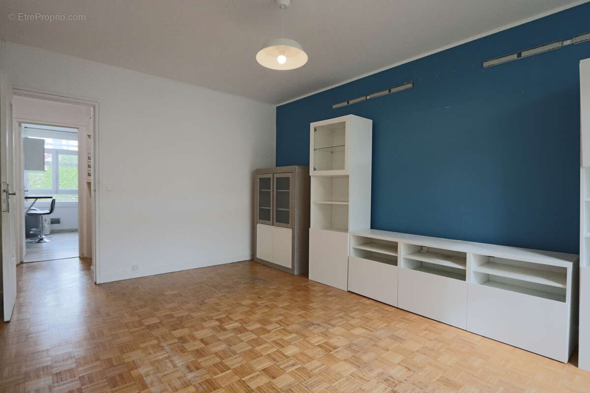Appartement à LES PAVILLONS-SOUS-BOIS