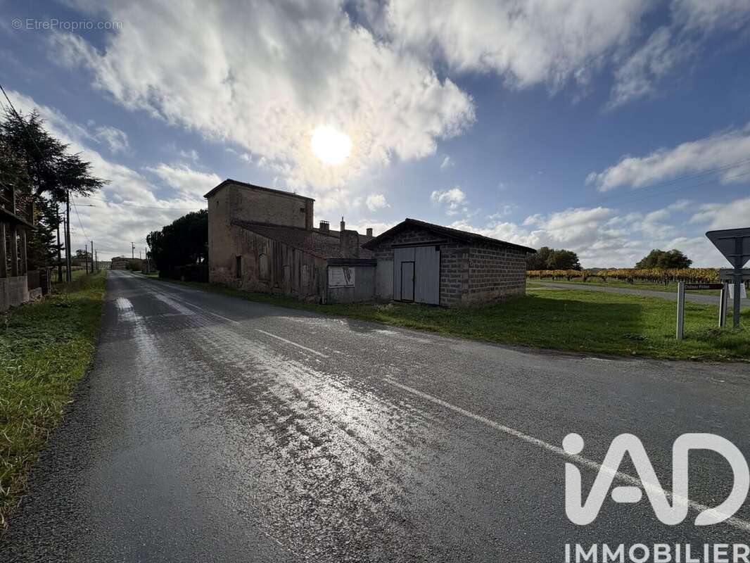 Photo 5 - Maison à LUSSAC