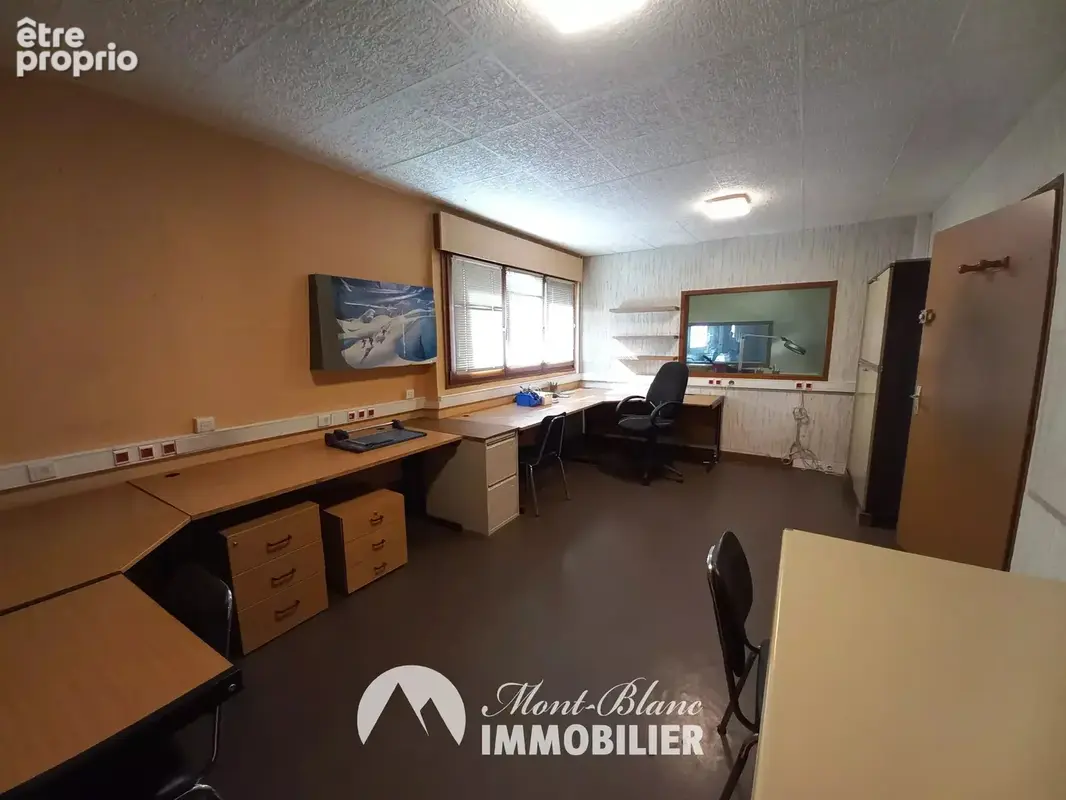 BATIMENT situé en Zone à vocation d'activités économiques - photo 4