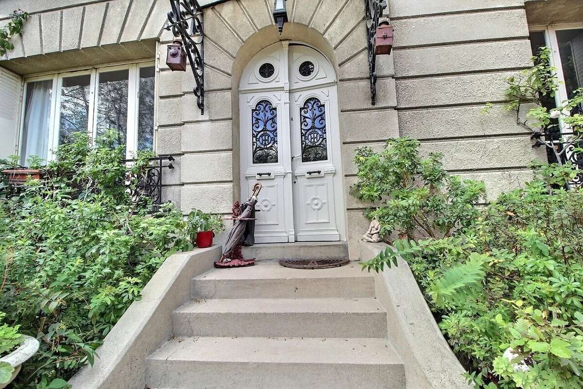 Maison à SAINT-MAUR-DES-FOSSES