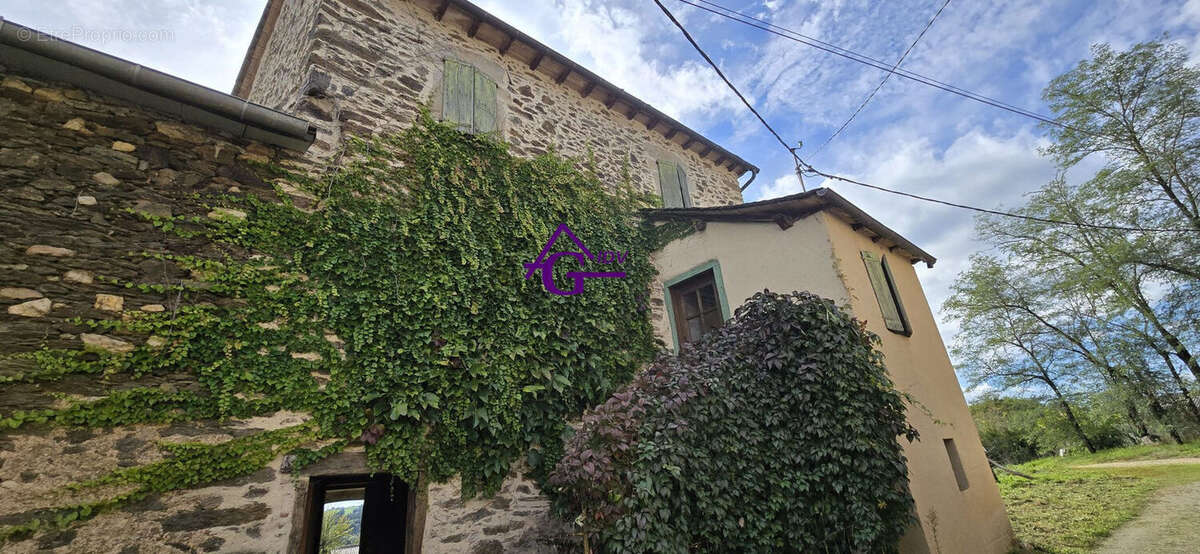 Maison à LA SALVETAT-PEYRALES