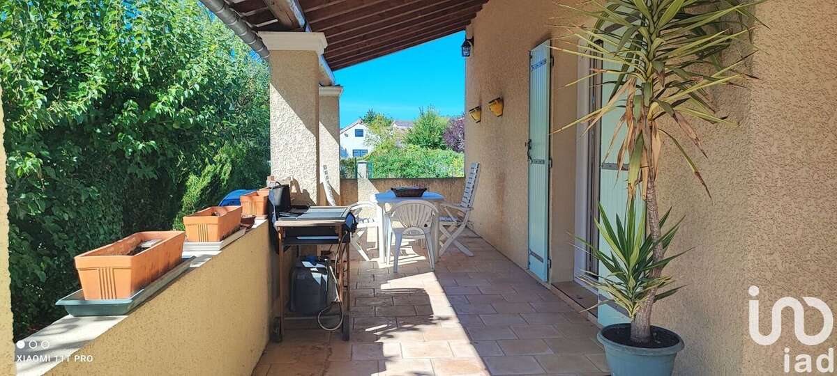 Photo 2 - Maison à SAINT-JULIEN-LES-ROSIERS