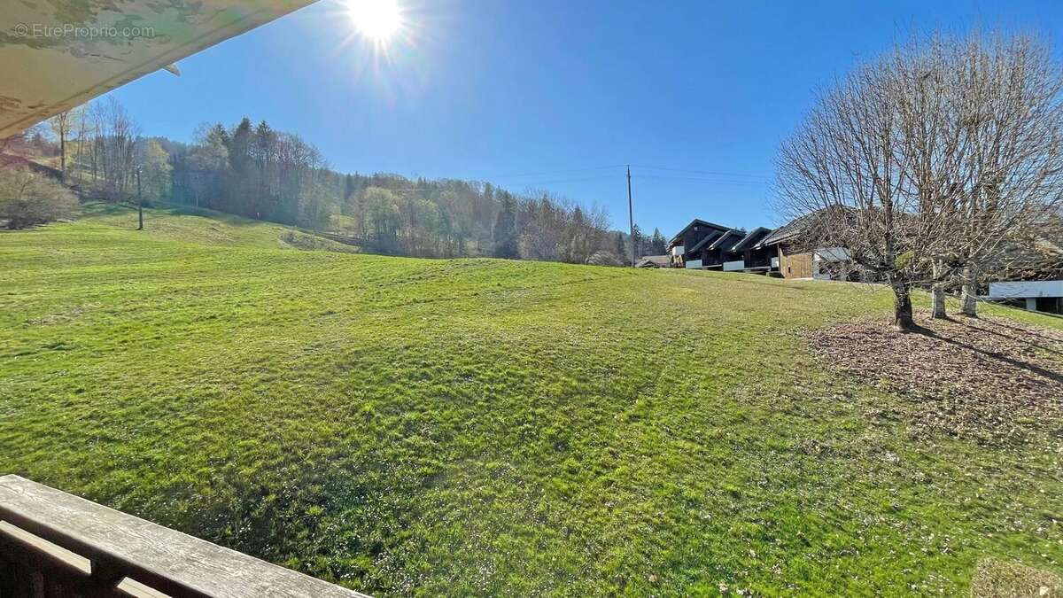 Appartement à MORILLON