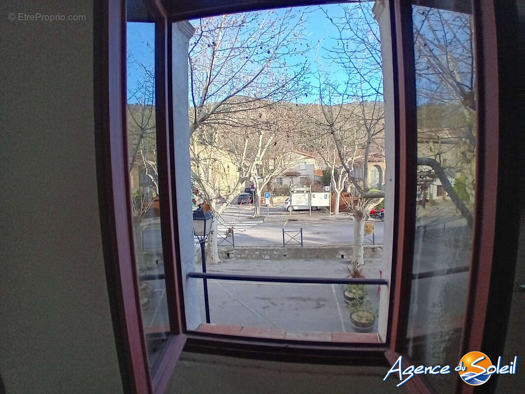 Commerce à LAGRASSE