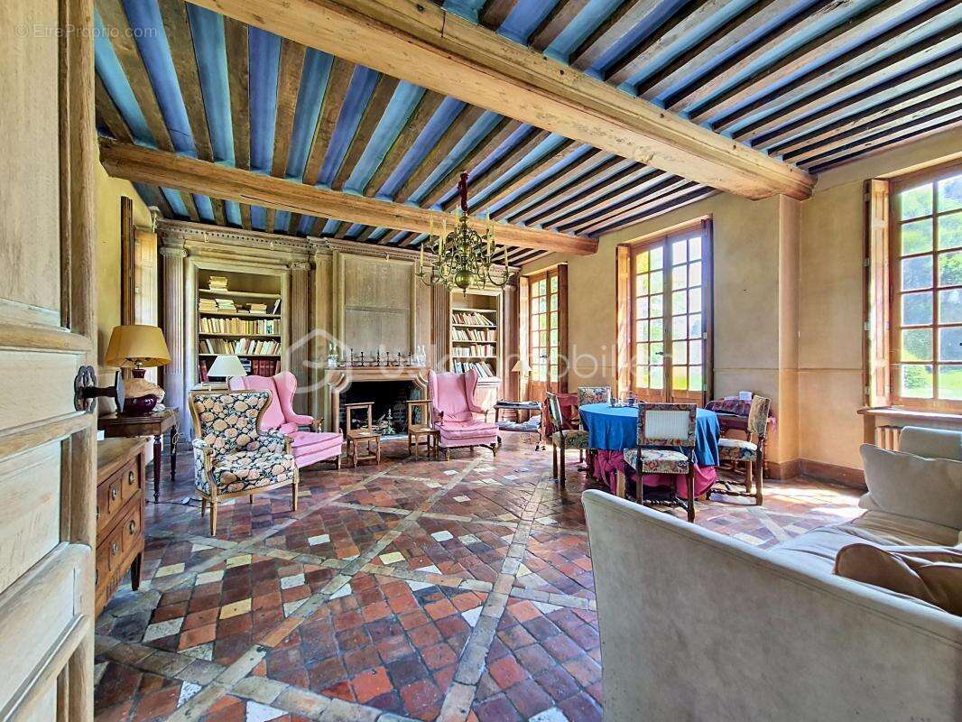 Élégante maison de maître, avec deux maisons d'amis, sur plus de 2Ha de terrain, à 9 kms de Honfleur ! - photo 8