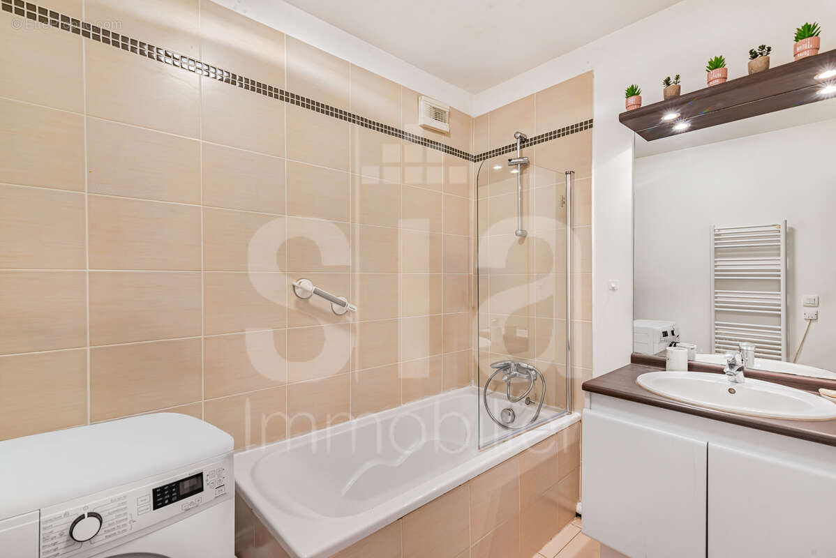 Appartement à LES LILAS