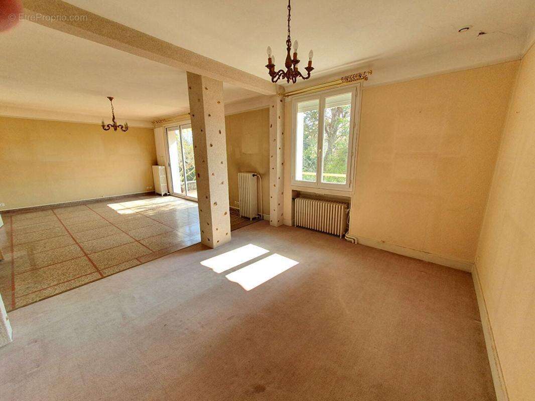 Maison à SAINT-DOULCHARD