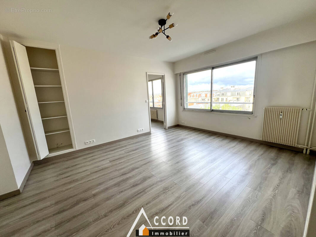 Appartement à SARTROUVILLE