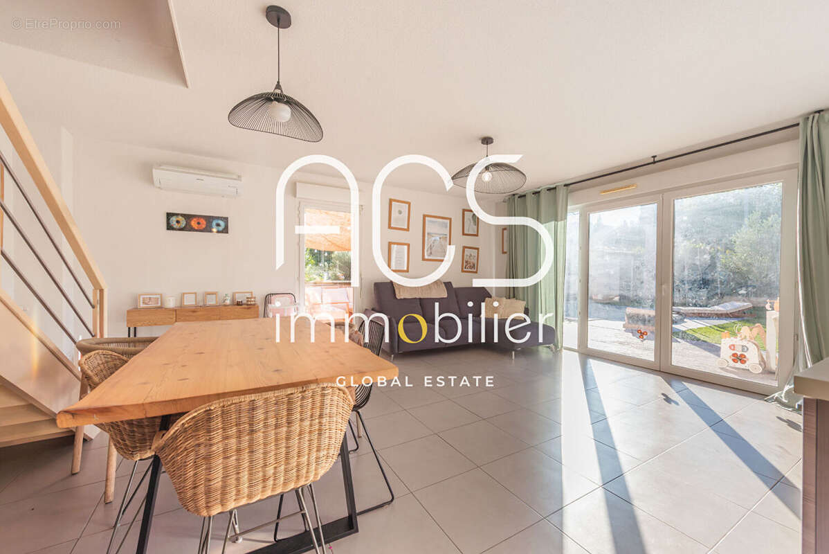 Maison à CHATEAUNEUF-LES-MARTIGUES