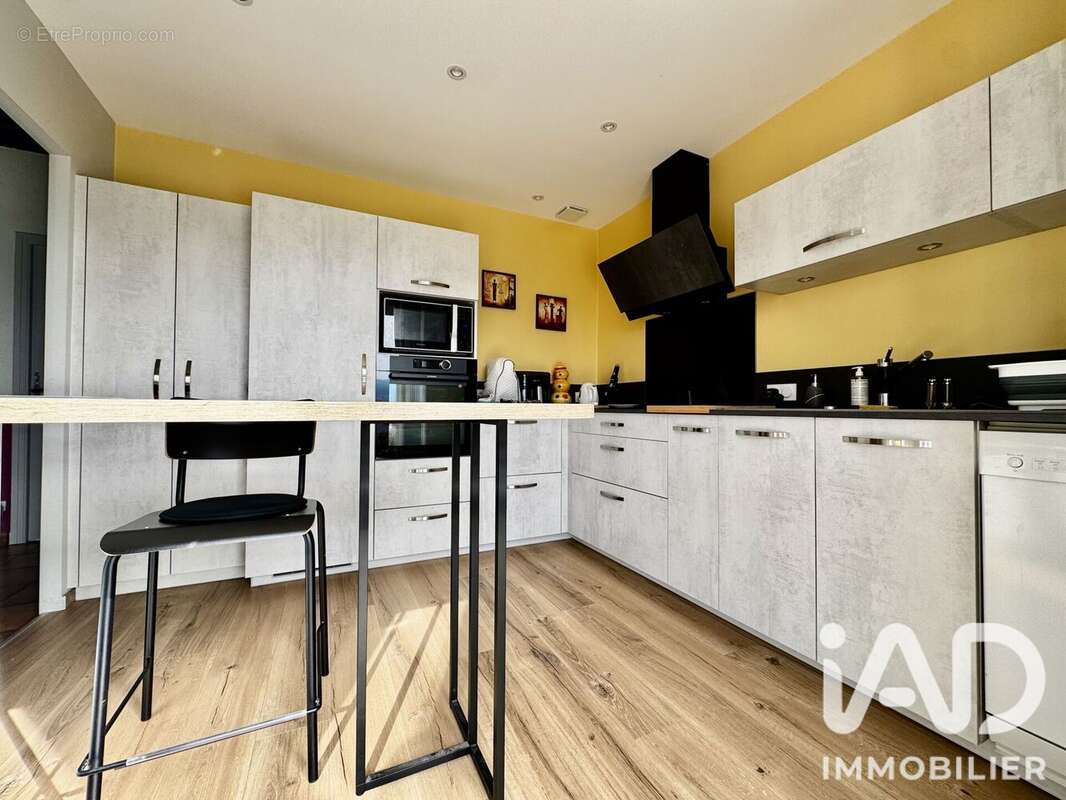 Maison 103 m² à Saint-Chamond  - photo 6