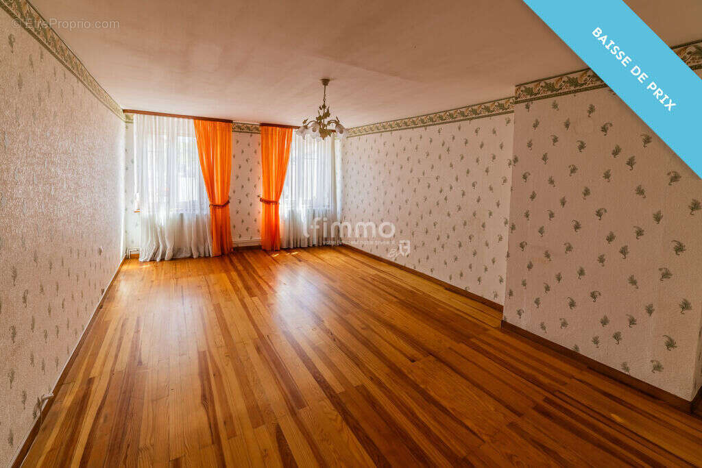 Maison à MAIZIERES-LES-VIC