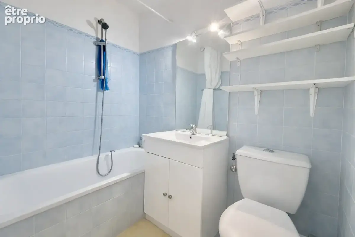 APPARTEMENT T2 - 35 m2 avec terrasse, parking et cave   Fréjus - photo 7