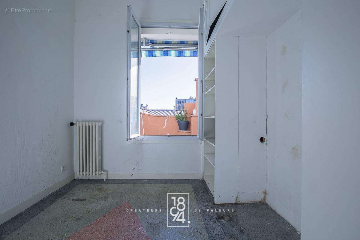 Appartement à MARSEILLE-5E
