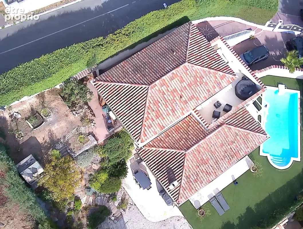 FREJUS, superbe villa avec piscine dans domaine sécurisé - photo 3