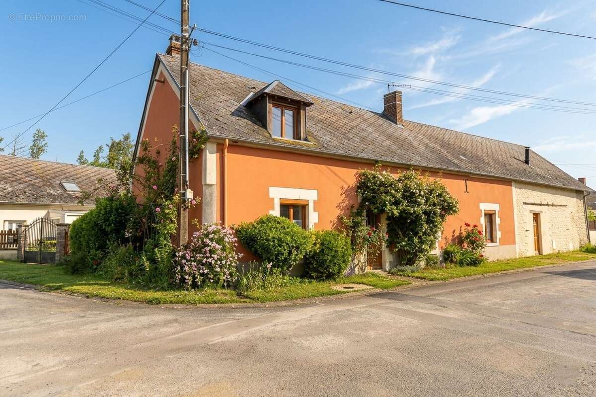 Maison à BAZOCHES-LES-GALLERANDES