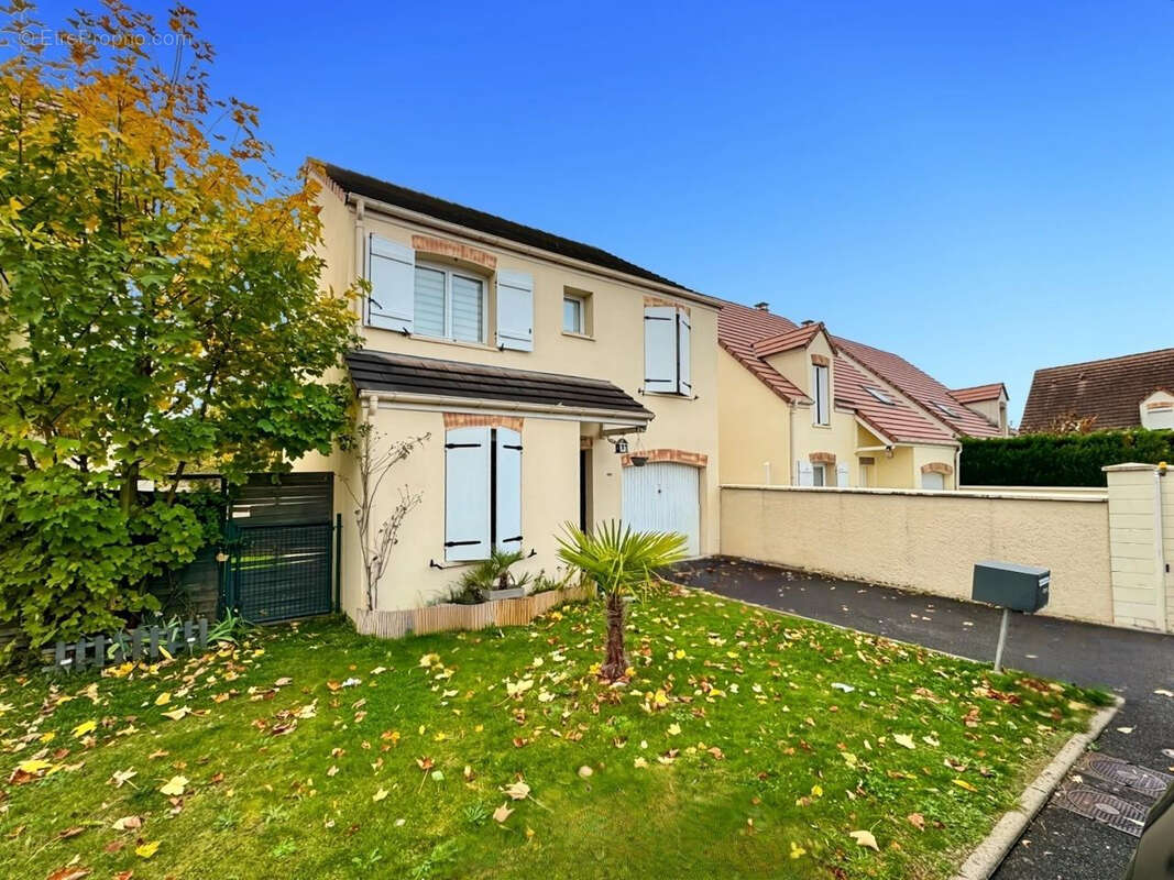 Maison à DAMMARIE-LES-LYS