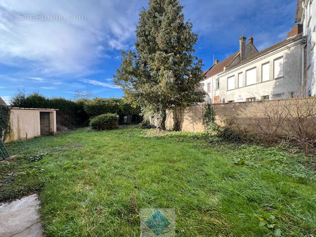 Commerce à AIRAINES