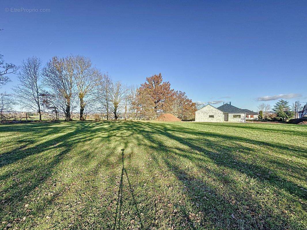 Terrain à AGEN-D&#039;AVEYRON