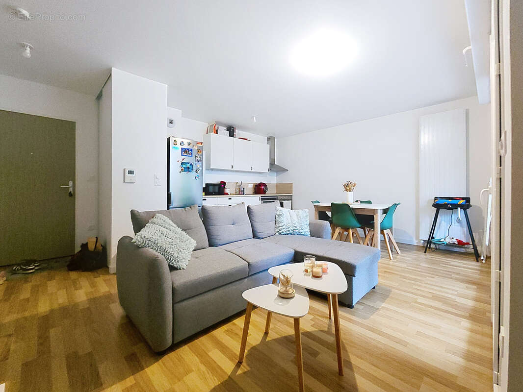 Appartement à LE MESNIL-ESNARD