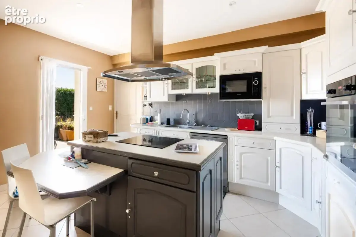 Maison de 7 pièces de 167 m² à Pornic avec piscine - photo 6