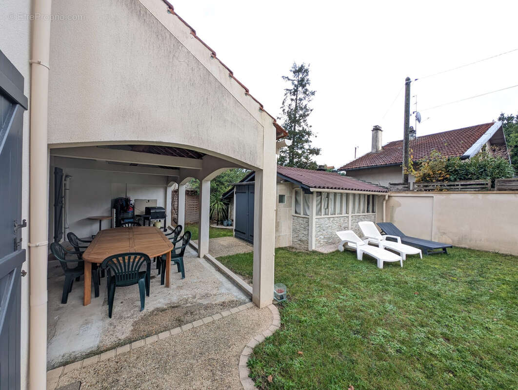 Maison à SAINTE-GENEVIEVE-DES-BOIS