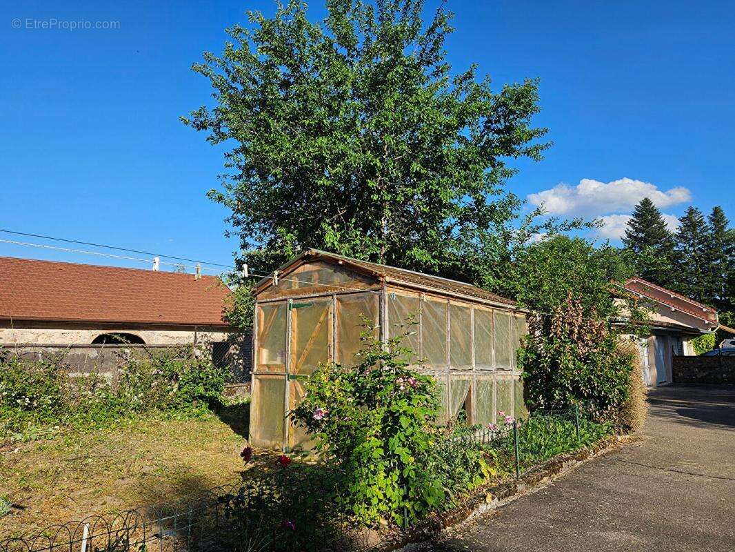 CORCIEUX - Une grande maison familiale au coeur des Vosges, avec jardin, garages et toutes les commodités à pied - photo 18