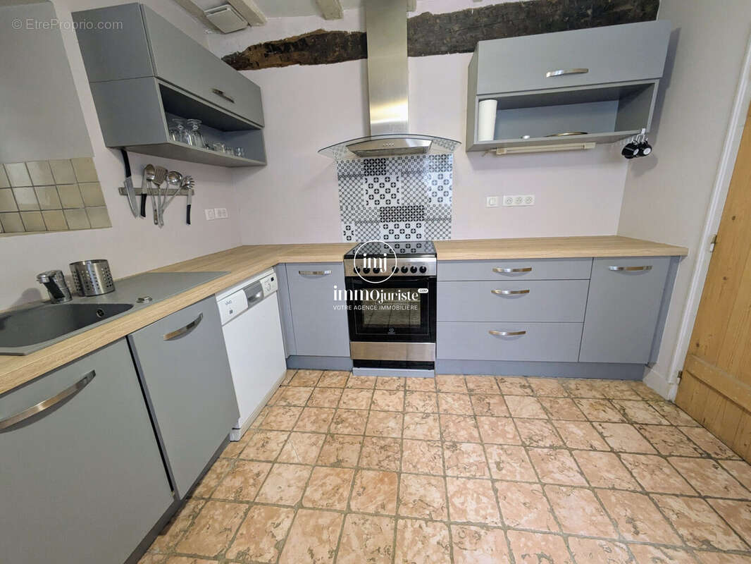 Maison 99 m² à Saint-Yrieix-Sous-Aixe  - photo 6
