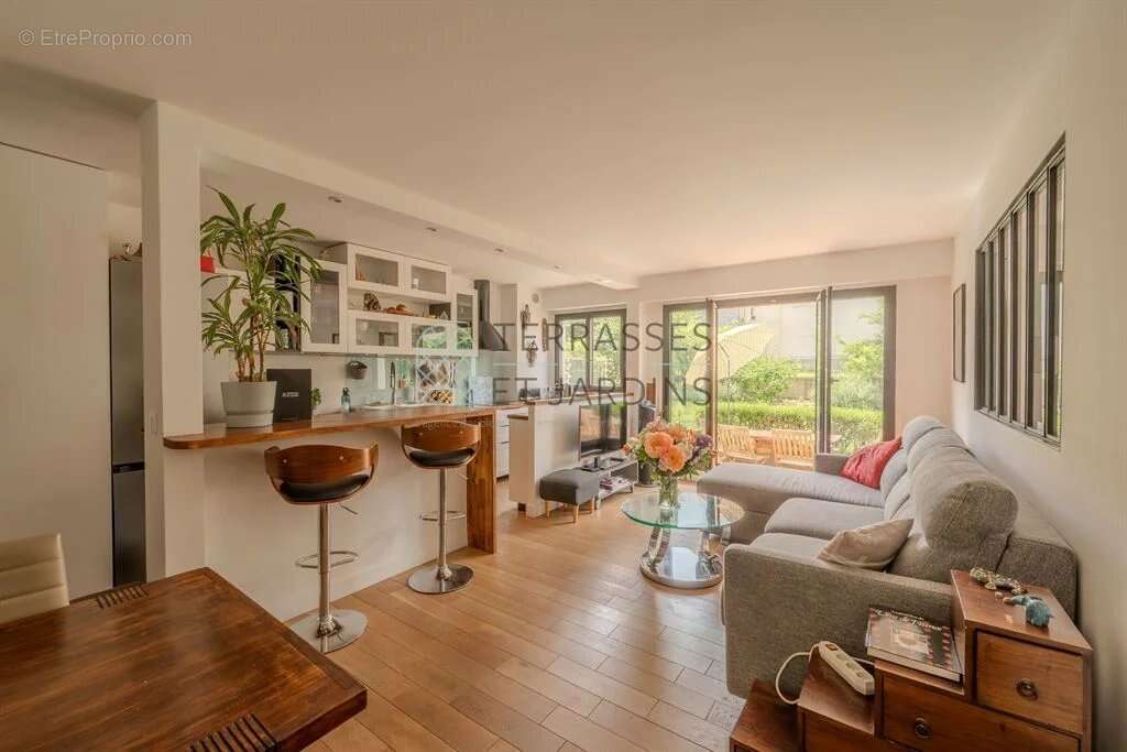 Appartement à PARIS-11E