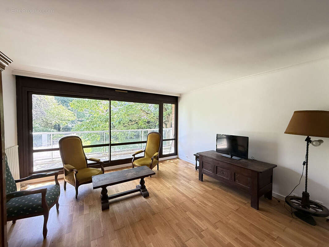 Appartement à JOUY-EN-JOSAS