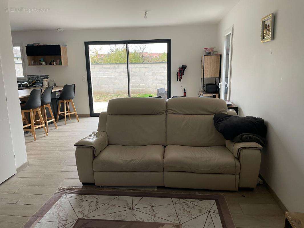 Maison à PONT-DE-CHERUY