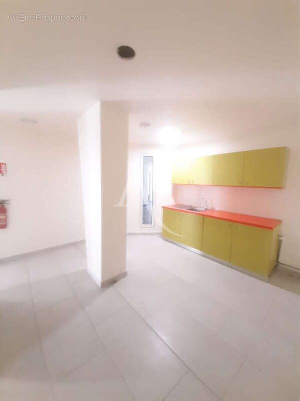 Commerce à FORT-DE-FRANCE