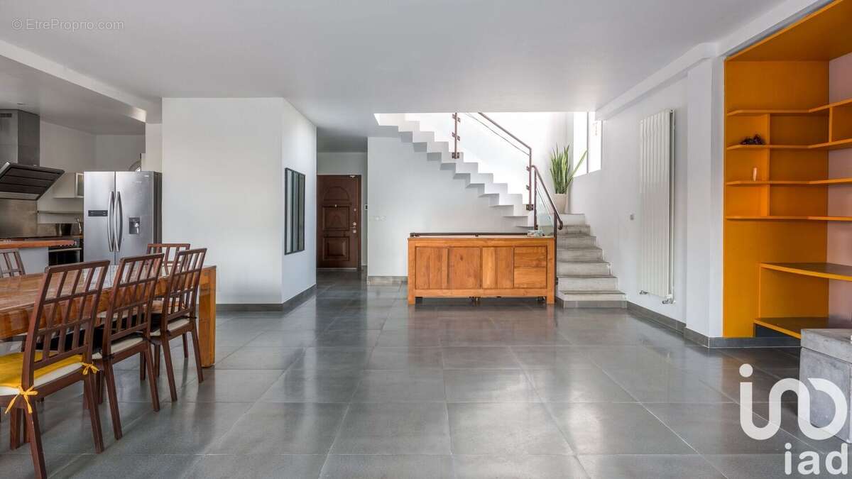 Maison 250 m² à Saint-Maur-Des-Fosses  - photo 5
