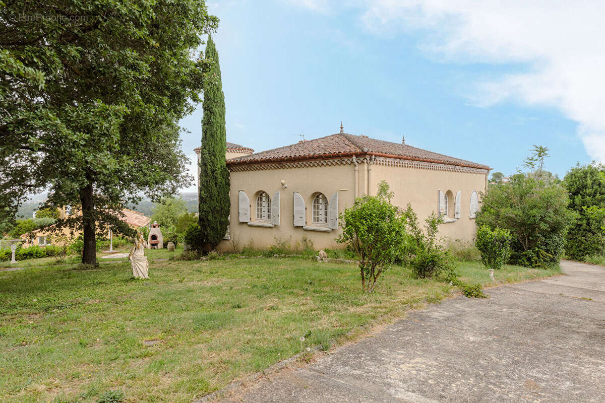 Maison à LACROIX-FALGARDE