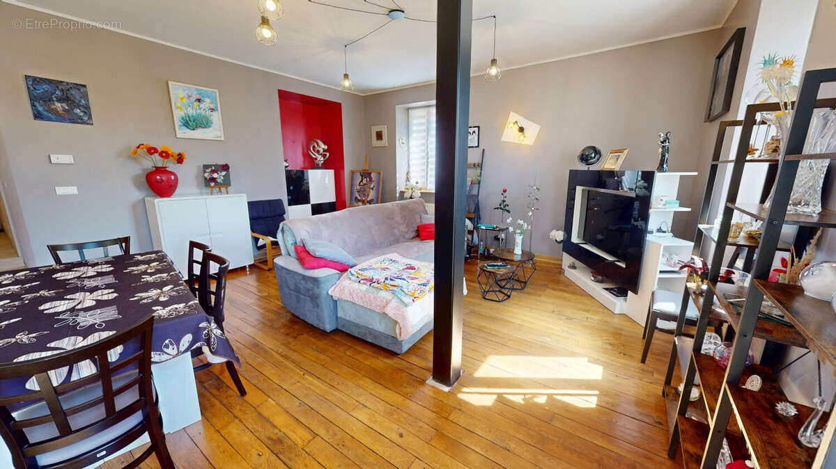 Appartement à CORLIER