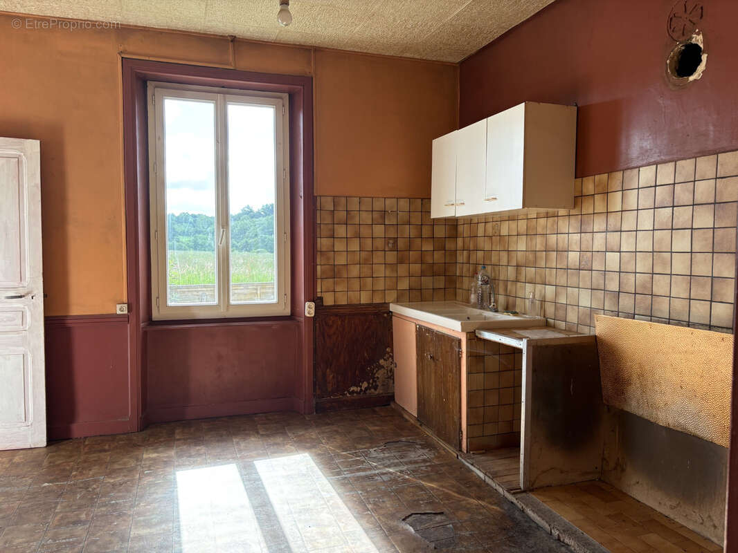 Maison à COUSSAC-BONNEVAL