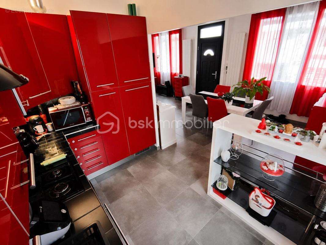 À vendre – maison familiale évolutive 130,50 m² – 4 chambres – 2 logements (t3 + t3) – jardin – terrasses – garage – toulon oues - photo 6