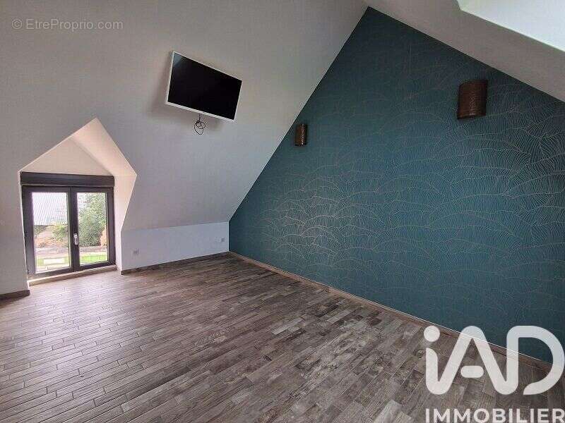 Maison 195 m² à Neuvy-En-Champagne  - photo 7