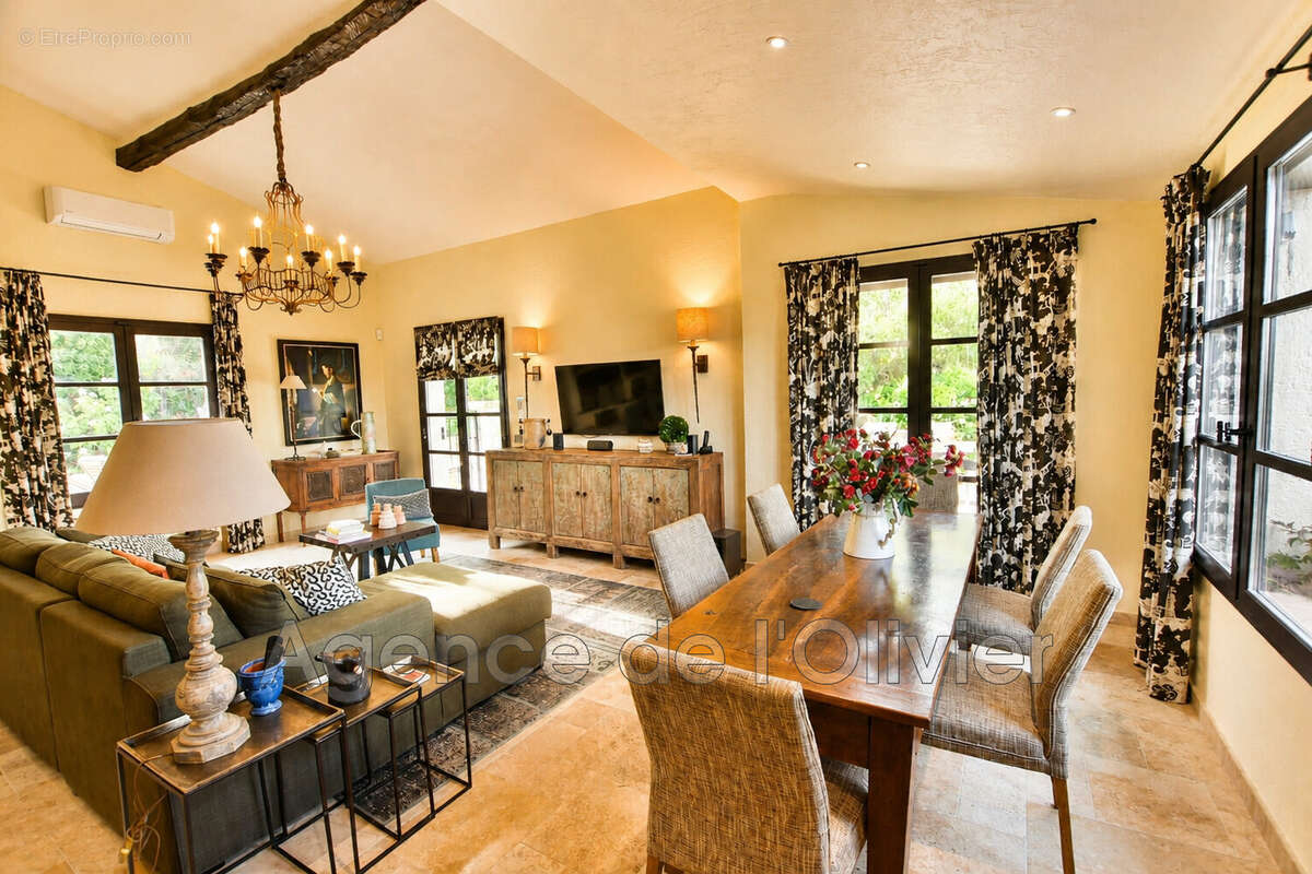 Maison 153 m² à Valbonne  - photo 9