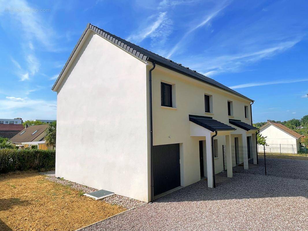 Maison à PETIT-COURONNE