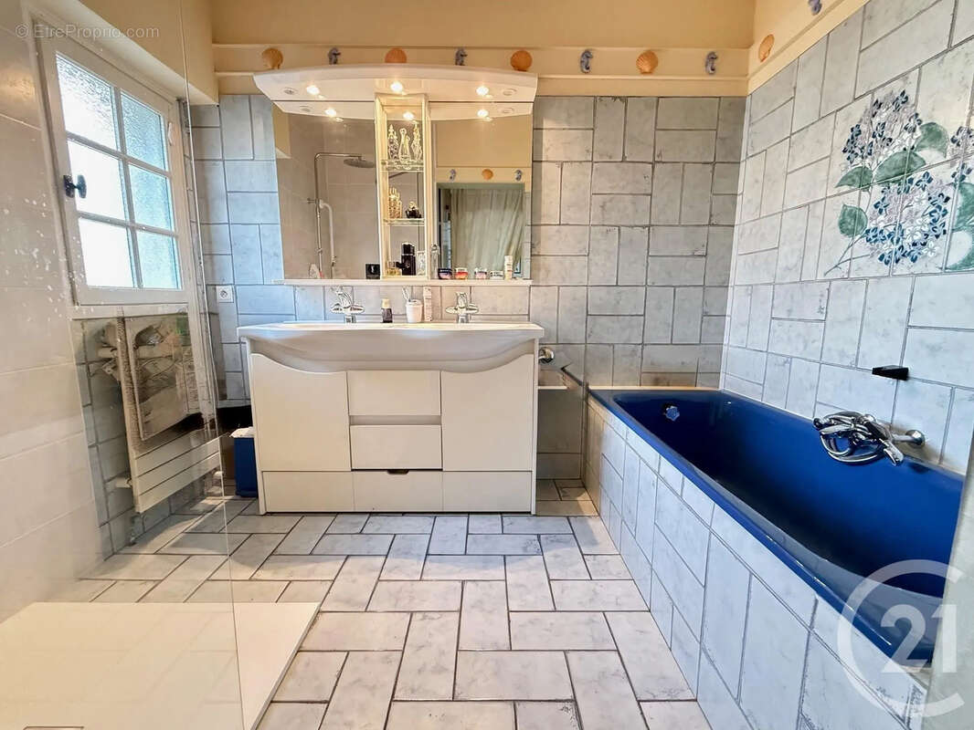 Maison à BOUCHEMAINE