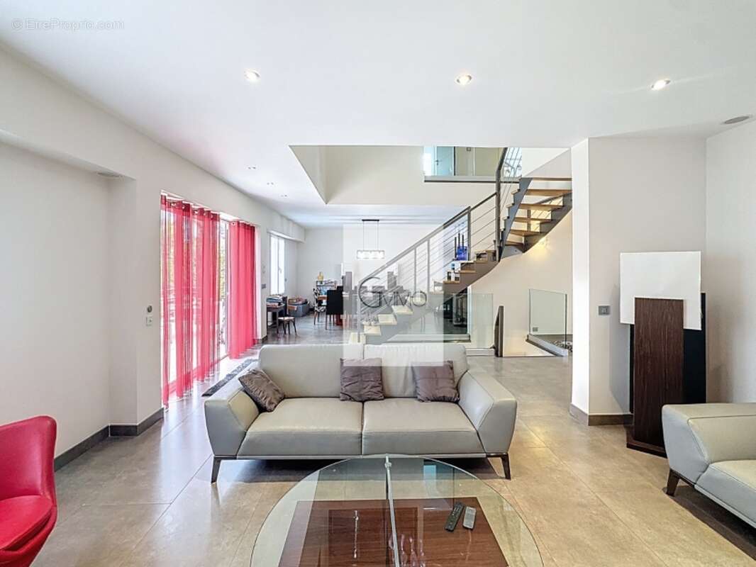 Maison à L&#039;HAY-LES-ROSES