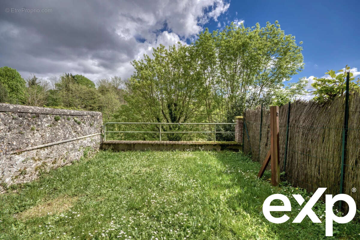 Appartement à NEAUPHLE-LE-CHATEAU