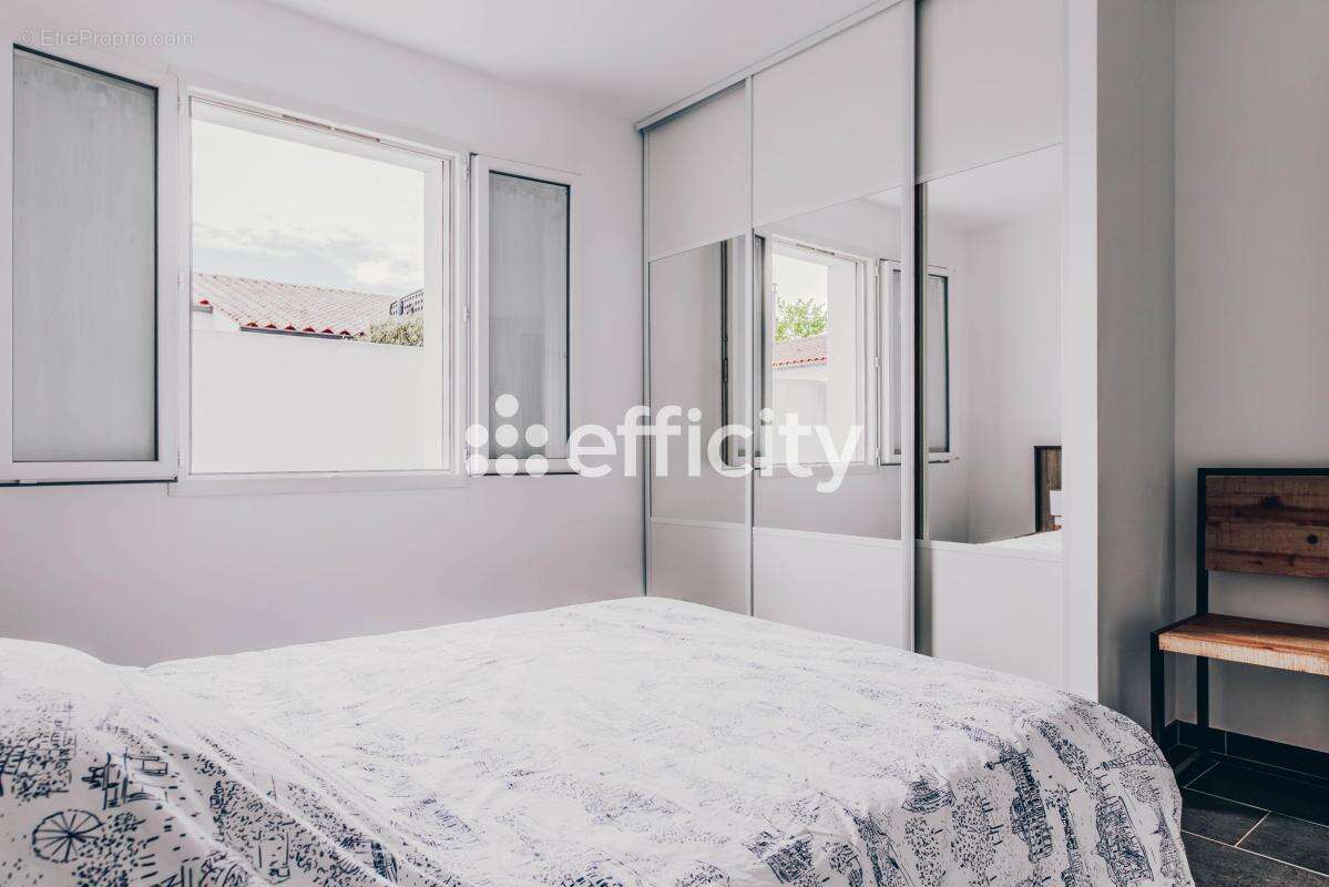 Maison à SAINTE-SOULLE