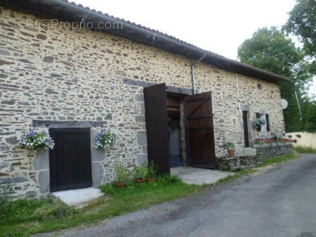 Maison à CHERVES-CHATELARS