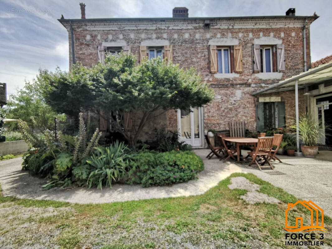 Maison à SAINT-JULIEN-EN-BORN