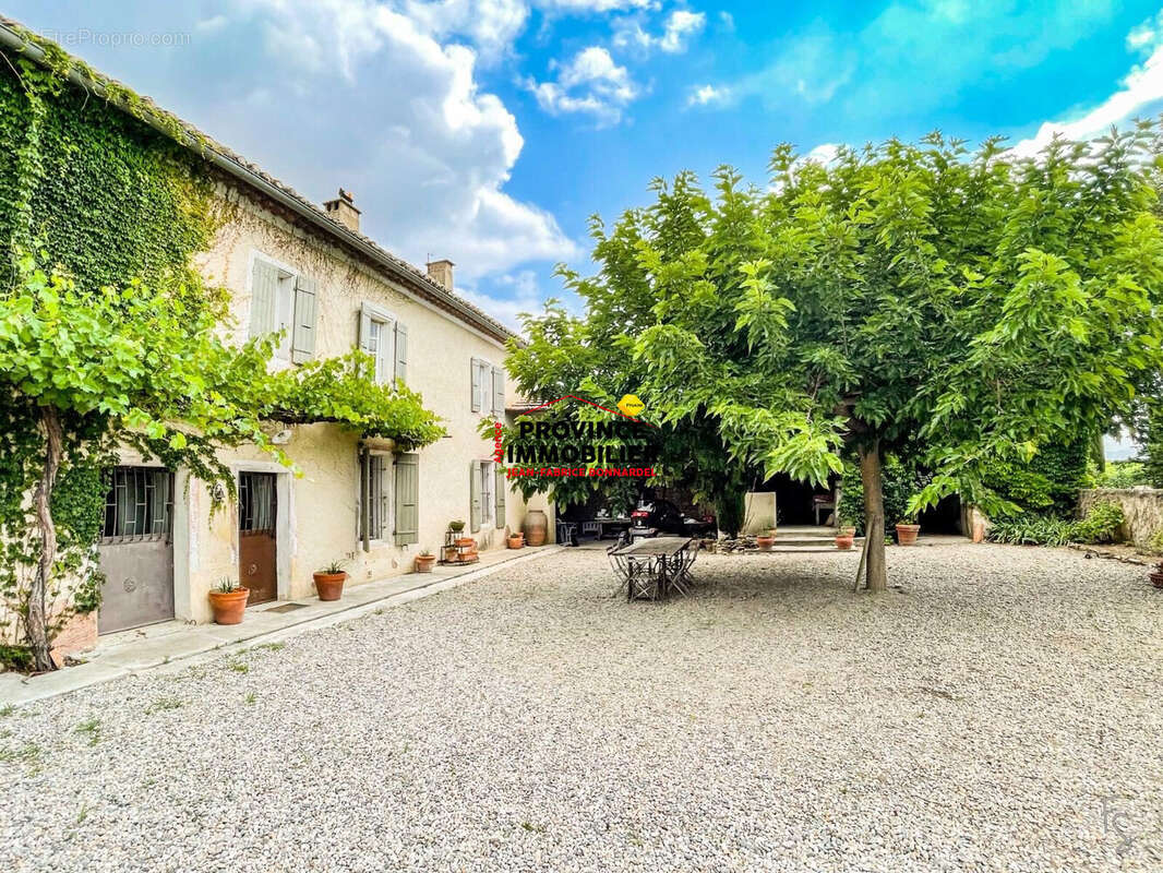 Maison 229 m² à Rochegude  - photo 6