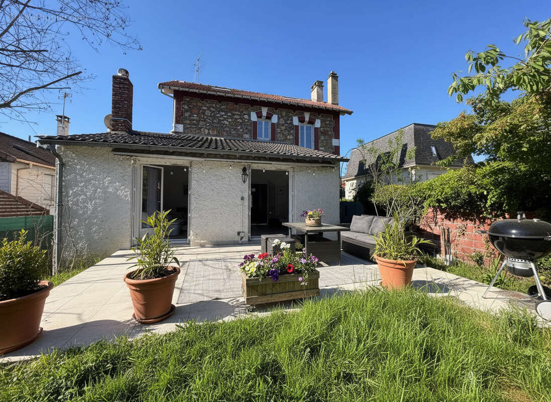 Maison à VERRIERES-LE-BUISSON