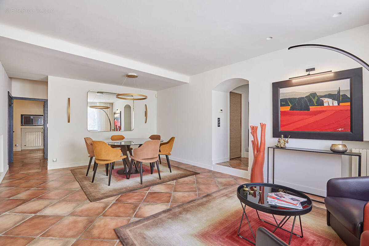 Maison à SAINT-CANNAT