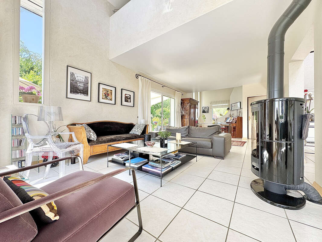 Maison à PERS-JUSSY