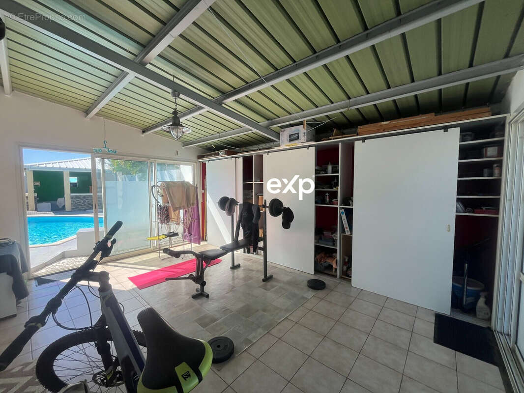 Maison 137 m² à Sainte-Marie  - photo 7